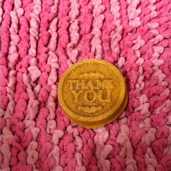 RARE LUSH COSMETICS VALENTINES LOVE TOKEN REUSABLE BUBBLE BAR (last available) - Picture 3 of 9